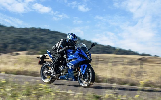 Verleihmotorrad Suzuki GSX-8R vom Händler Zweiradcenter Bernhardt - Bild 11