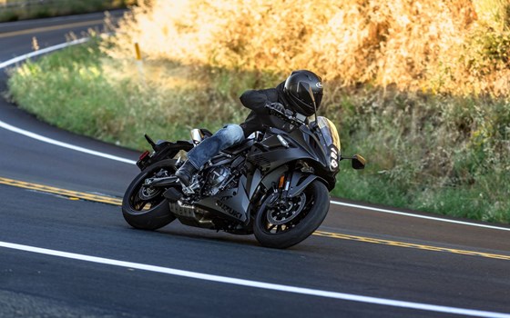 Verleihmotorrad Suzuki GSX-8R vom Händler Zweiradcenter Bernhardt - Bild 2