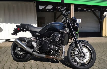Leihmotorrad Kawasaki Z900 RS Black Ball Edition