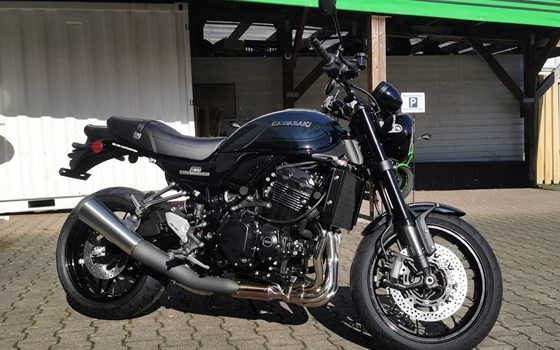 Verleihmotorrad Kawasaki Z900 RS Black Ball Edition vom Händler Zeller Motorshop - Bild 1