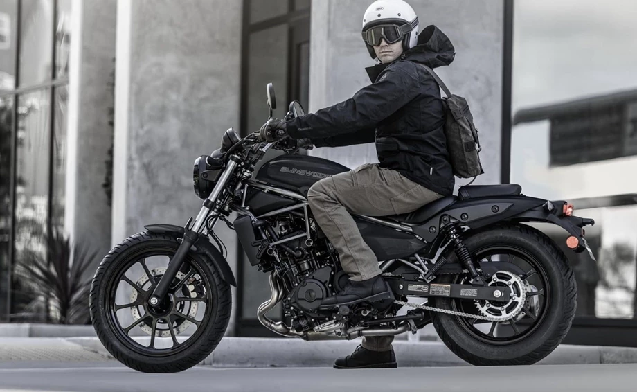 Verleihmotorrad Kawasaki Eliminator 500 vom Händler Motospeed Bonsack Bild 8: Verleihmotorrad Kawasaki Eliminator 500 vom Händler Motospeed Bonsack