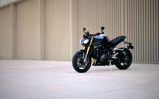 Verleihmotorrad Triumph Speed Triple 1200 RS vom Händler hmf Motorräder GmbH - Bild 7