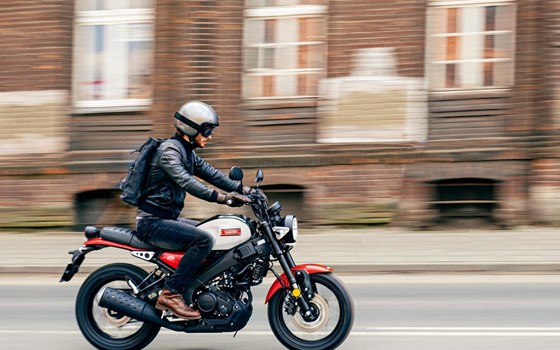 Verleihmotorrad Yamaha XSR125 vom Händler hmf Motorräder GmbH - Bild 1
