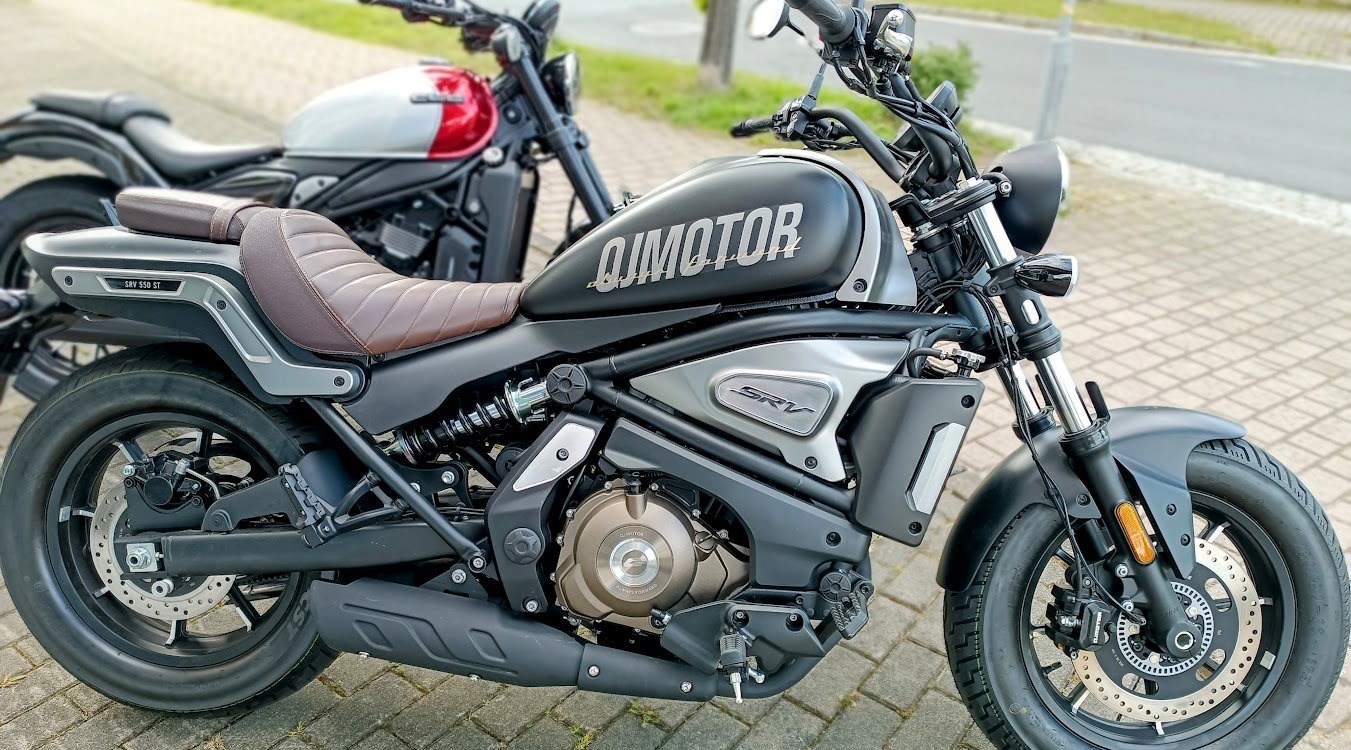 Verleihmotorrad QJ Motor SRV 550 ST vom Händler Zweiradhaus Mierisch