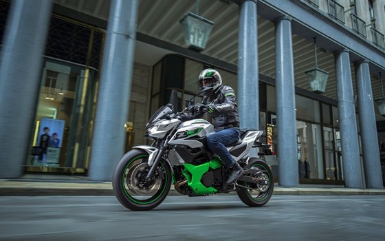 Verleihmotorrad Kawasaki Z7 Hybrid vom Händler BOXENSTOP Motorradvertriebs GmbH - Bild 12