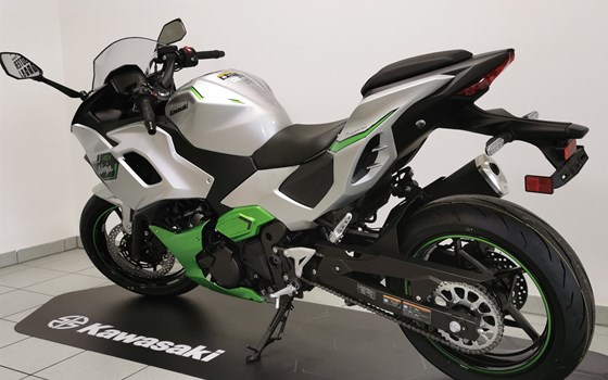 Verleihmotorrad Kawasaki Ninja 7 Hybrid vom Händler Fahrzeuge Haupt GmbH - Bild 10