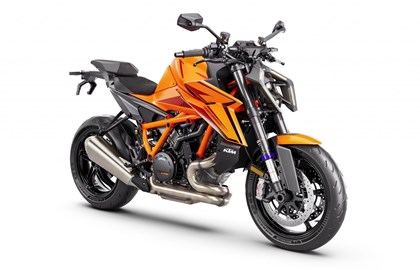 Leihmotorrad KTM 1390 Super Duke R EVO