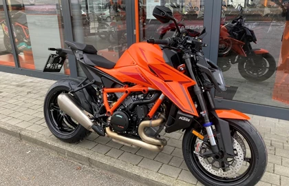 Leihmotorrad KTM 1390 Super Duke R EVO Leihmotorrad KTM 1390 Super Duke R EVO