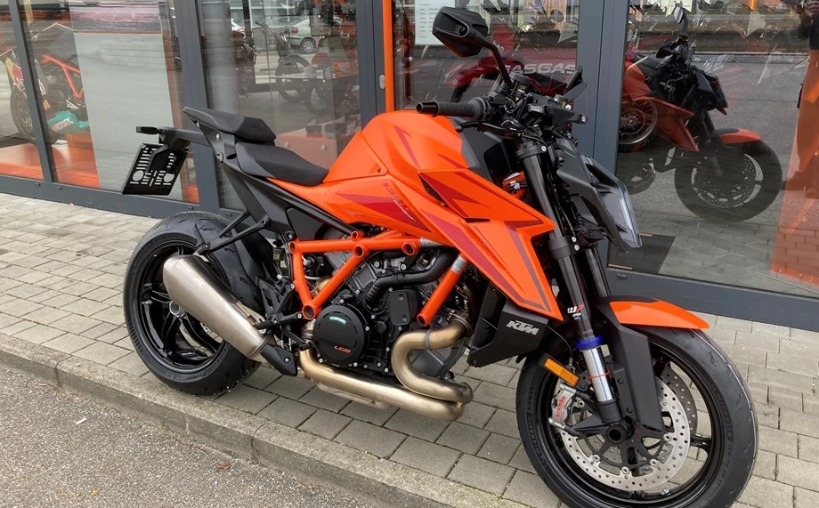 Verleihmotorrad KTM 1390 Super Duke R EVO vom Händler KTM und GASGAS Zweirad Zauner Bild 1: Verleihmotorrad KTM 1390 Super Duke R EVO vom Händler KTM und GASGAS Zweirad Zauner