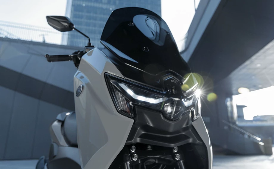 Verleihmotorrad Yamaha NMAX 125 Tech MAX vom Händler Zweiradzentrum Rhein-Ruhr West GmbH Bild 2: Verleihmotorrad Yamaha NMAX 125 Tech MAX vom Händler Zweiradzentrum Rhein-Ruhr West GmbH