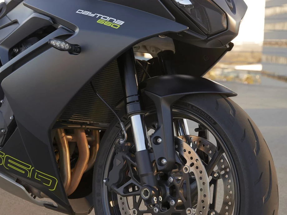 Verleihmotorrad Triumph Daytona 660 vom Händler TRIUMPH Chemnitz Böttger und Budach OHG Bild 11: Verleihmotorrad Triumph Daytona 660 vom Händler TRIUMPH Chemnitz Böttger und Budach OHG