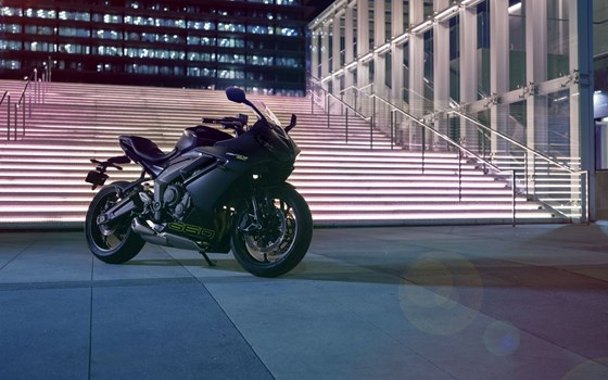 Verleihmotorrad Triumph Daytona 660 vom Händler TRIUMPH Chemnitz Böttger und Budach OHG - Bild 23 Verleihmotorrad Triumph Daytona 660 vom Händler TRIUMPH Chemnitz Böttger und Budach OHG - Bild 23