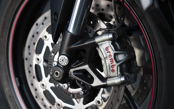 Verleihmotorrad Triumph Street Triple RS vom Händler TRIUMPH Chemnitz Böttger und Budach OHG - Bild 11 Verleihmotorrad Triumph Street Triple RS vom Händler TRIUMPH Chemnitz Böttger und Budach OHG - Bild 11