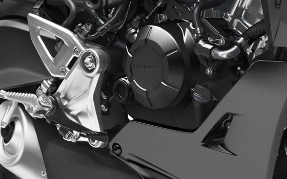 Verleihmotorrad Honda CB125R vom Händler Goos GmbH & Co. KG - Bild 6 Verleihmotorrad Honda CB125R vom Händler Goos GmbH & Co. KG - Bild 6