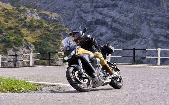 Verleihmotorrad Moto Guzzi Stelvio vom Händler Goos GmbH & Co. KG - Bild 2 Verleihmotorrad Moto Guzzi Stelvio vom Händler Goos GmbH & Co. KG - Bild 2