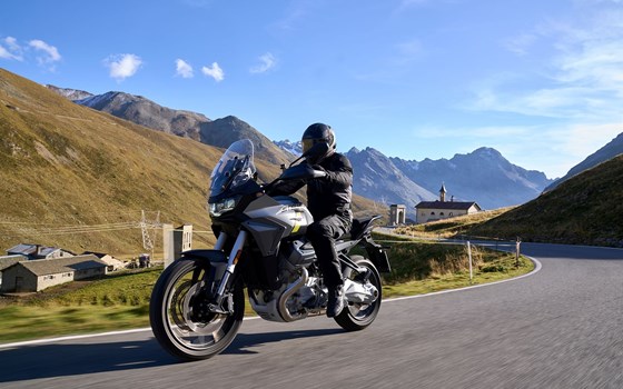 Verleihmotorrad Moto Guzzi Stelvio vom Händler Goos GmbH & Co. KG - Bild 21 Verleihmotorrad Moto Guzzi Stelvio vom Händler Goos GmbH & Co. KG - Bild 21