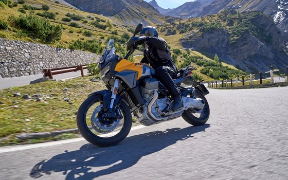 Verleihmotorrad Moto Guzzi Stelvio vom Händler Goos GmbH & Co. KG - Bild 24 Verleihmotorrad Moto Guzzi Stelvio vom Händler Goos GmbH & Co. KG - Bild 24