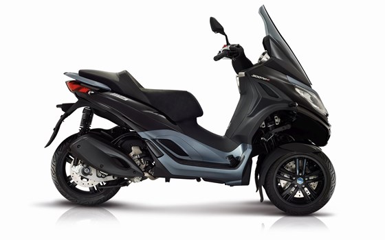 Verleihmotorrad Piaggio MP3 300 vom Händler Goos GmbH & Co. KG - Bild 1 Verleihmotorrad Piaggio MP3 300 vom Händler Goos GmbH & Co. KG - Bild 1