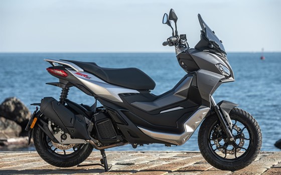 Verleihmotorrad Aprilia SR GT 125 vom Händler Goos GmbH & Co. KG - Bild 23 Verleihmotorrad Aprilia SR GT 125 vom Händler Goos GmbH & Co. KG - Bild 23