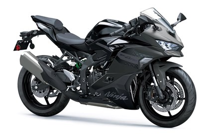 Leihmotorrad Kawasaki Ninja ZX-4RR