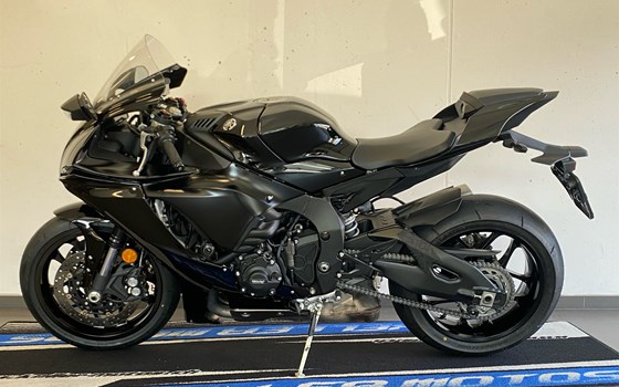 Verleihmotorrad Yamaha R1 vom Händler Keller Motos - Bild 2 Verleihmotorrad Yamaha R1 vom Händler Keller Motos - Bild 2