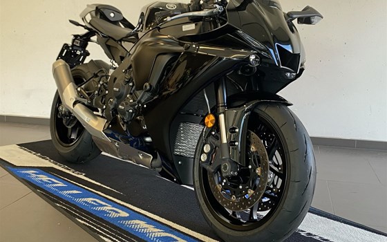 Verleihmotorrad Yamaha R1 vom Händler Keller Motos - Bild 3 Verleihmotorrad Yamaha R1 vom Händler Keller Motos - Bild 3