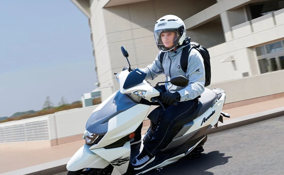 Verleihmotorrad Suzuki Avenis 125 vom Händler Hertrampf Racing Emsbüren Bild 4: Verleihmotorrad Suzuki Avenis 125 vom Händler Hertrampf Racing Emsbüren