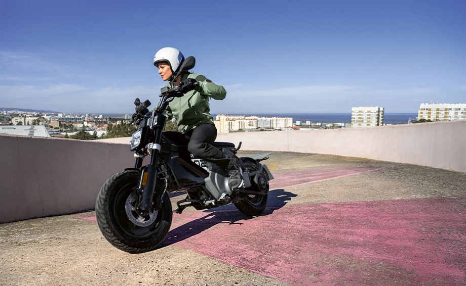 Verleihmotorrad BMW CE 02 11kW vom Händler Motorrad Witzel GmbH Bild 5: Verleihmotorrad BMW CE 02 11kW vom Händler Motorrad Witzel GmbH