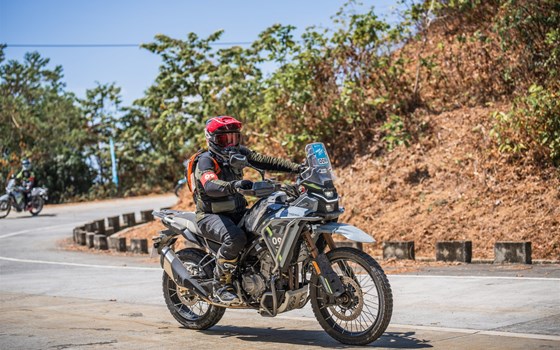 Verleihmotorrad CFMOTO 450MT vom Händler Schlickel Motorrad Handels GmbH - Bild 7