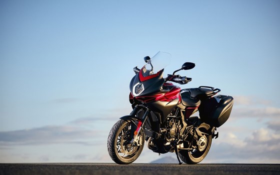 Verleihmotorrad MV Agusta Turismo Veloce 800 Lusso SCS vom Händler Road Star Motorcycles GmbH - Bild 3 Verleihmotorrad MV Agusta Turismo Veloce 800 Lusso SCS vom Händler Road Star Motorcycles GmbH - Bild 3