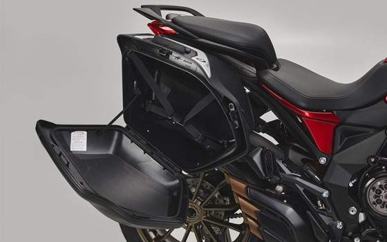Verleihmotorrad MV Agusta Turismo Veloce 800 Lusso SCS vom Händler Road Star Motorcycles GmbH - Bild 6 Verleihmotorrad MV Agusta Turismo Veloce 800 Lusso SCS vom Händler Road Star Motorcycles GmbH - Bild 6