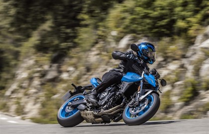 Leihmotorrad Suzuki GSX-8S