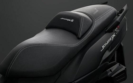 Verleihmotorrad Sym Joymax Z+ 300i vom Händler Jürgen Rapp e.K. - Bild 3 Verleihmotorrad Sym Joymax Z+ 300i vom Händler Jürgen Rapp e.K. - Bild 3