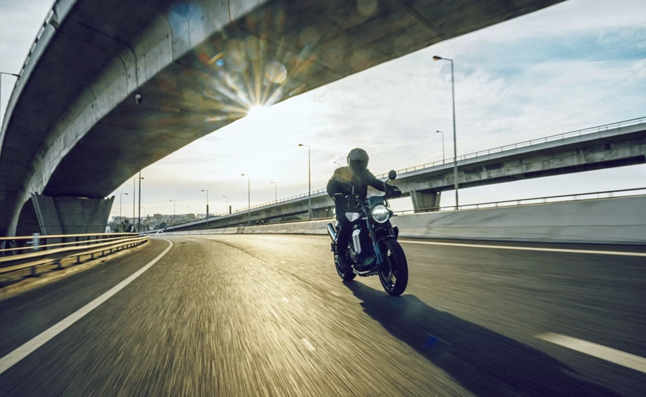 Verleihmotorrad Husqvarna Svartpilen 801 vom Händler Motorrad-Technik Alvermann & Appelt GbR Bild 9: Verleihmotorrad Husqvarna Svartpilen 801 vom Händler Motorrad-Technik Alvermann & Appelt GbR