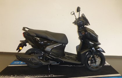 Leihmotorrad Yamaha RayZR