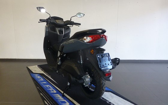 Verleihmotorrad Yamaha NMAX 125 vom Händler Keller Motos - Bild 4 Verleihmotorrad Yamaha NMAX 125 vom Händler Keller Motos - Bild 4
