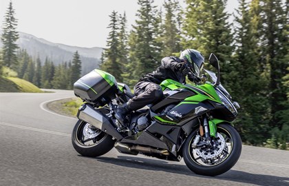 Leihmotorrad Kawasaki Ninja 1100SX SE