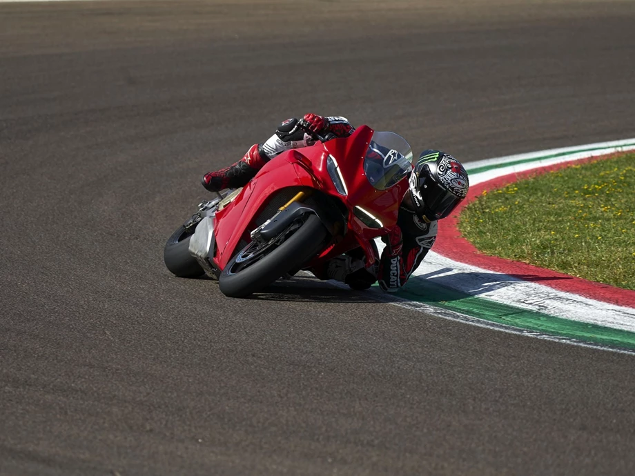 Verleihmotorrad Ducati Panigale V4 S vom Händler Alex’s Bikeshop Bild 8: Verleihmotorrad Ducati Panigale V4 S vom Händler Alex’s Bikeshop