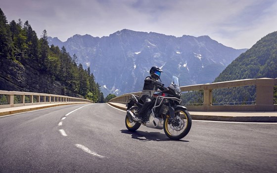 Verleihmotorrad Honda XL750 Transalp vom Händler Autohaus Louis Dresen GmbH - Bild 19 Verleihmotorrad Honda XL750 Transalp vom Händler Autohaus Louis Dresen GmbH - Bild 19