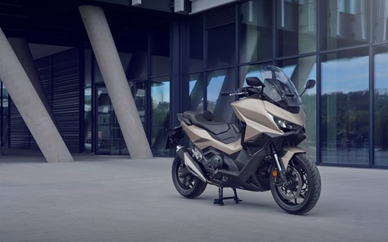 Verleihmotorrad Honda Forza 750 vom Händler Autohaus Louis Dresen GmbH - Bild 14 Verleihmotorrad Honda Forza 750 vom Händler Autohaus Louis Dresen GmbH - Bild 14