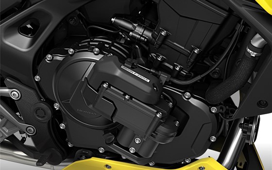 Verleihmotorrad Honda CB750 Hornet E-Clutch vom Händler Autohaus Louis Dresen GmbH - Bild 15