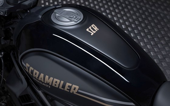 Verleihmotorrad Ducati Scrambler Full Throttle vom Händler Alex’s Bikeshop - Image 6