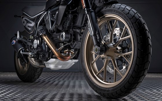 Verleihmotorrad Ducati Scrambler Full Throttle vom Händler Alex’s Bikeshop - Image 7