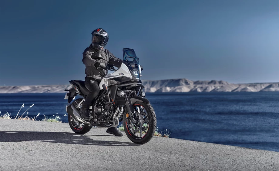 Verleihmotorrad Honda NX500 vom Händler Tempo-Zweirad-Treff GmbH Bild 4: Verleihmotorrad Honda NX500 vom Händler Tempo-Zweirad-Treff GmbH