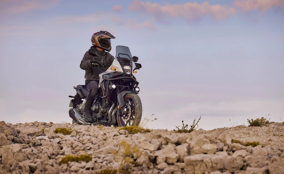 Verleihmotorrad Honda NX500 vom Händler Tempo-Zweirad-Treff GmbH Bild 5: Verleihmotorrad Honda NX500 vom Händler Tempo-Zweirad-Treff GmbH