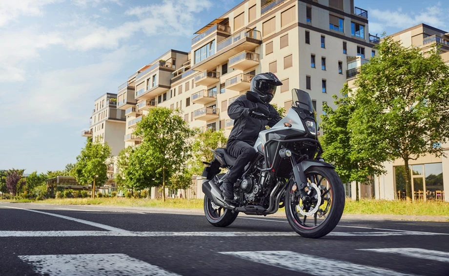 Verleihmotorrad Honda NX500 vom Händler Tempo-Zweirad-Treff GmbH Bild 9: Verleihmotorrad Honda NX500 vom Händler Tempo-Zweirad-Treff GmbH