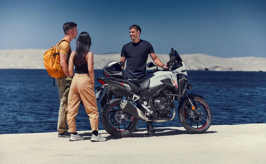 Verleihmotorrad Honda NX500 vom Händler Tempo-Zweirad-Treff GmbH Bild 3: Verleihmotorrad Honda NX500 vom Händler Tempo-Zweirad-Treff GmbH