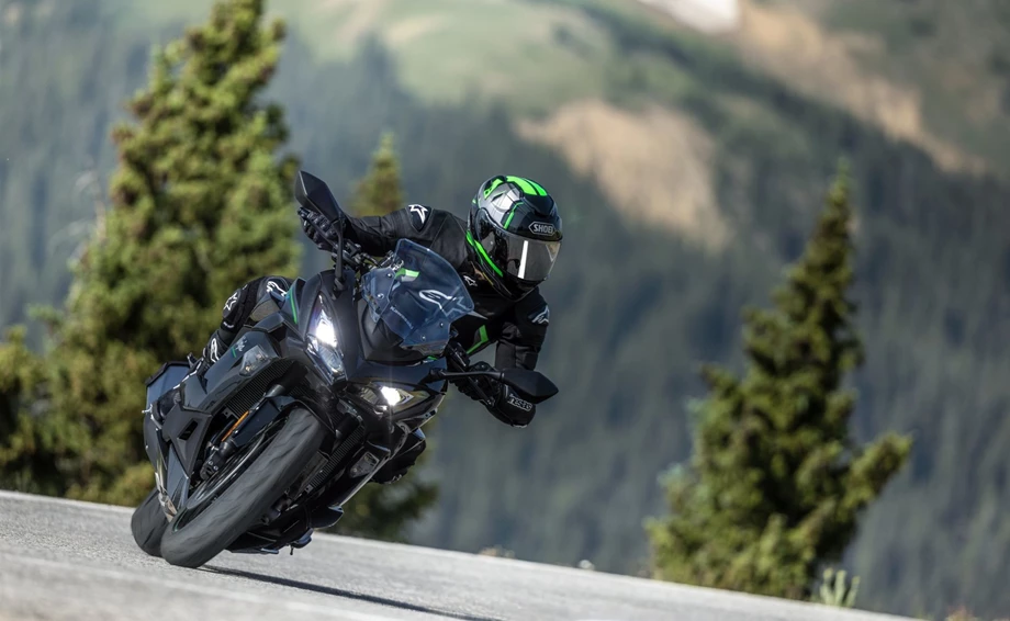 Verleihmotorrad Kawasaki Ninja 1100SX vom Händler Hartmut Eils Motorradhandel Bild 3: Verleihmotorrad Kawasaki Ninja 1100SX vom Händler Hartmut Eils Motorradhandel