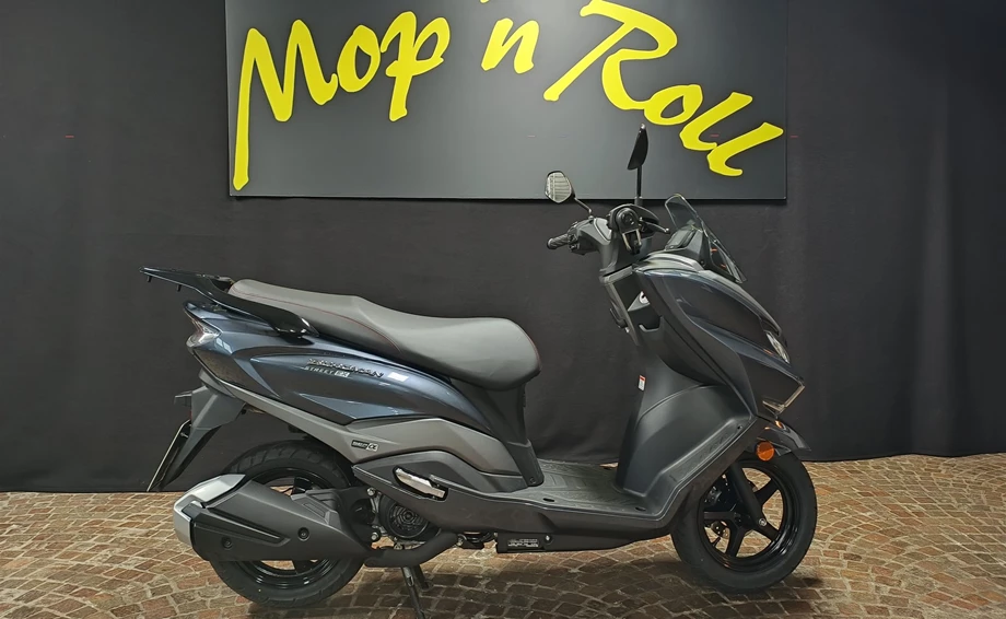 Verleihmotorrad Suzuki Burgman Street 125EX vom Händler Mop ´n Roll GmbH Bild 1: Verleihmotorrad Suzuki Burgman Street 125EX vom Händler Mop ´n Roll GmbH