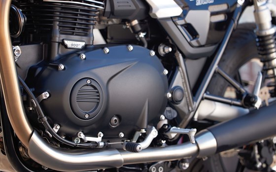 Verleihmotorrad Triumph Speed Twin 900 vom Händler TRIUMPH Chemnitz Böttger und Budach OHG - Bild 10 Verleihmotorrad Triumph Speed Twin 900 vom Händler TRIUMPH Chemnitz Böttger und Budach OHG - Bild 10